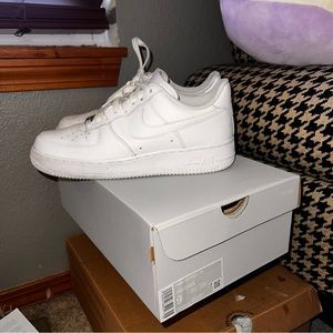 Womens White Air Force 1’s